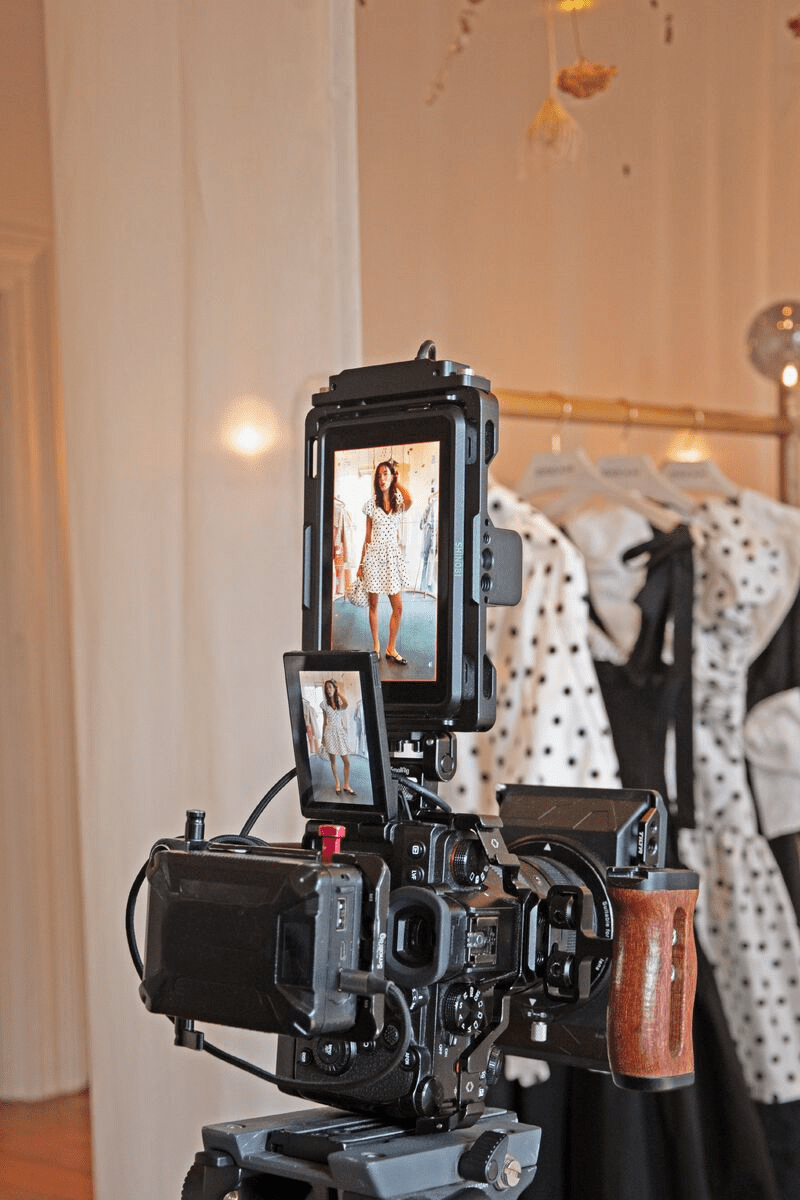 Looking for a new role in fashion?